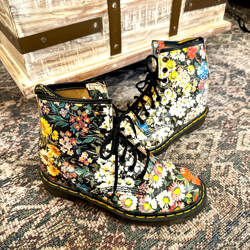 Vintage floral doc martens. Women’s size 8